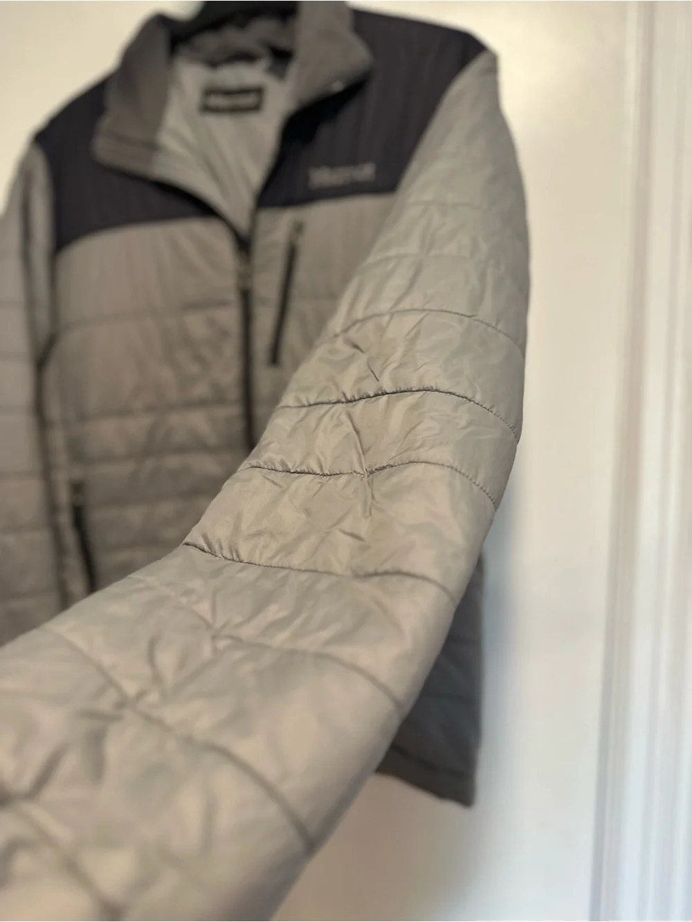 Marmot lightweight colorblock puffer jacket Sz:M gray black full-zip Outdoorsy.